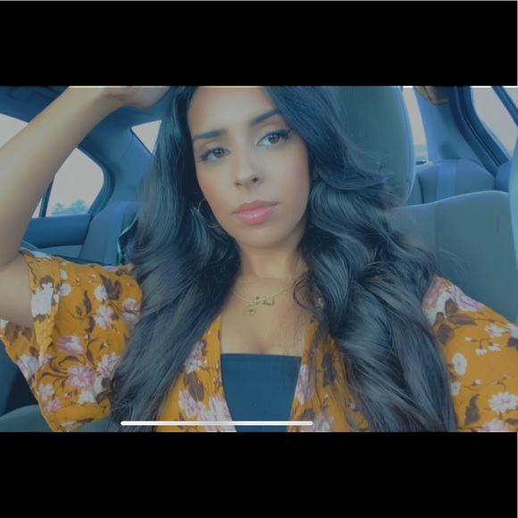 Meet your Posher, Inesse - Picture 2 of 3